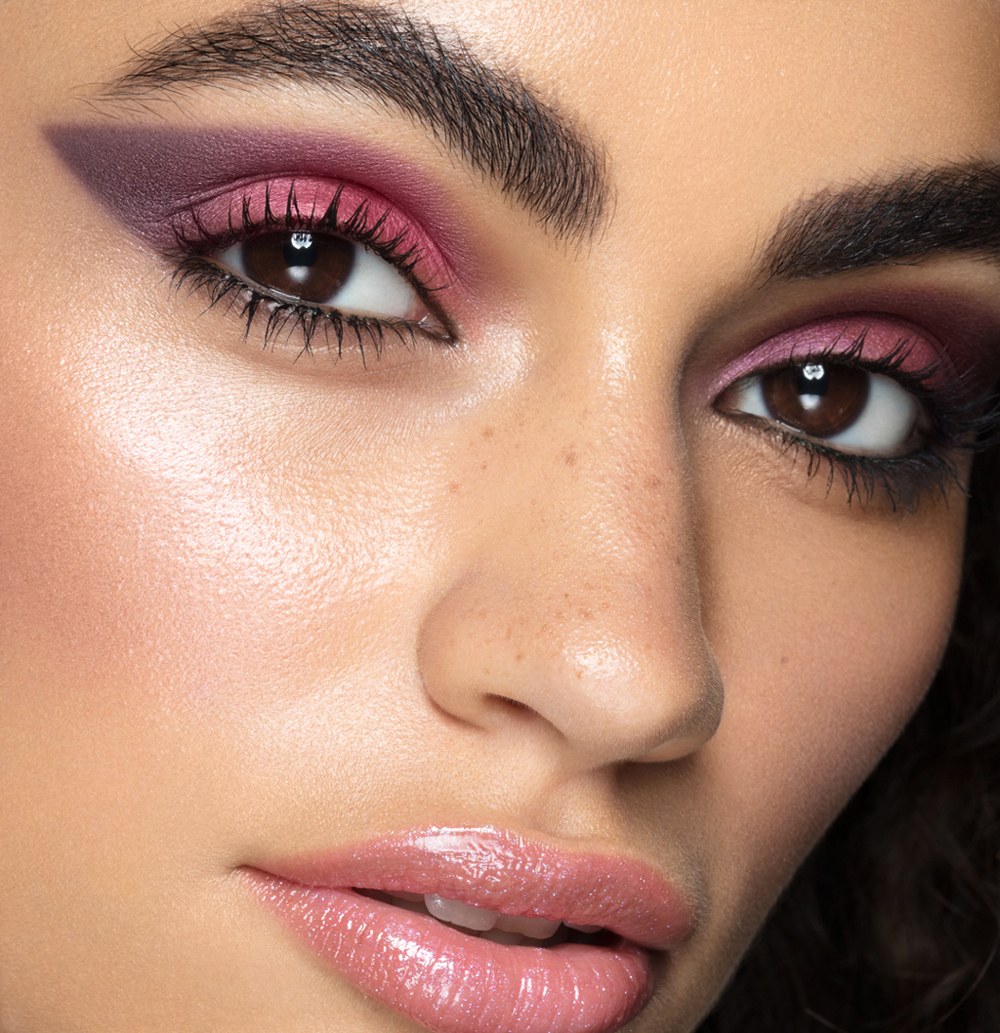 Macro beauty photograph of an Urban Decay Born to Run eye look, look 3