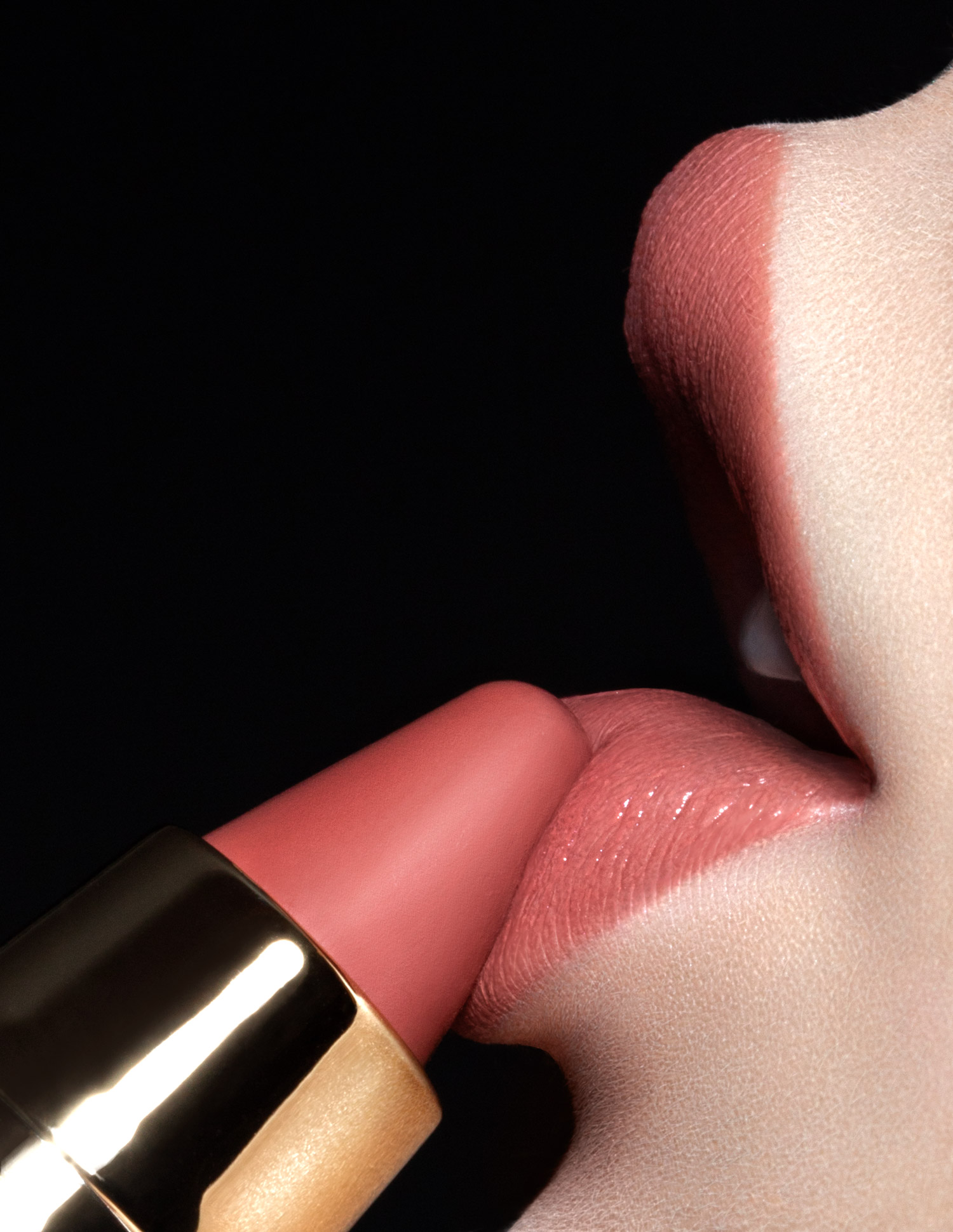 Beauty photograph of Hourglass Cosmetics GIRL Lip Stylo in Peacemaker, on figure
