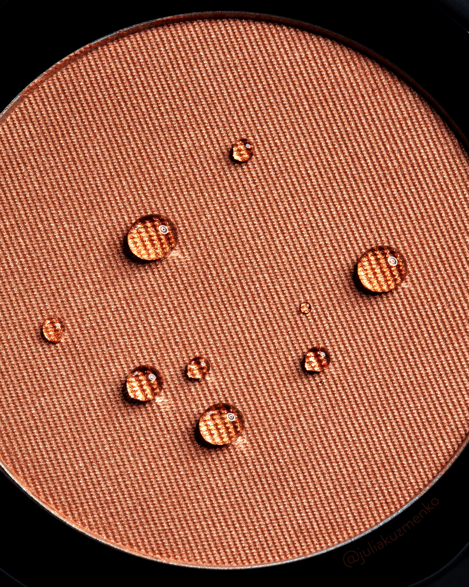 Melt Cosmetics lip gloss, macro gloss photograph